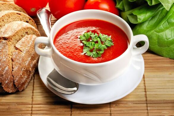 Geriamojo dietos meniu galima paįvairinti pomidorų sriuba