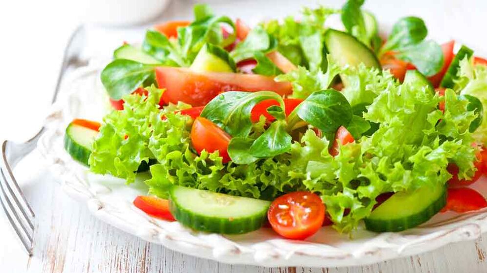 daržovių salotos jūsų mėgstamai dietai